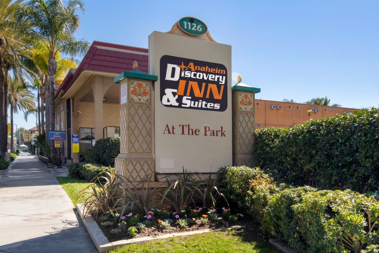 Anaheim Discovery Inn And Suites Exterior photo