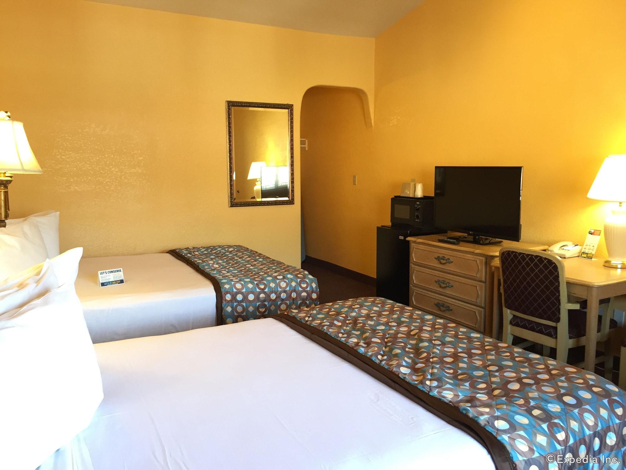 Anaheim Discovery Inn And Suites Exterior photo