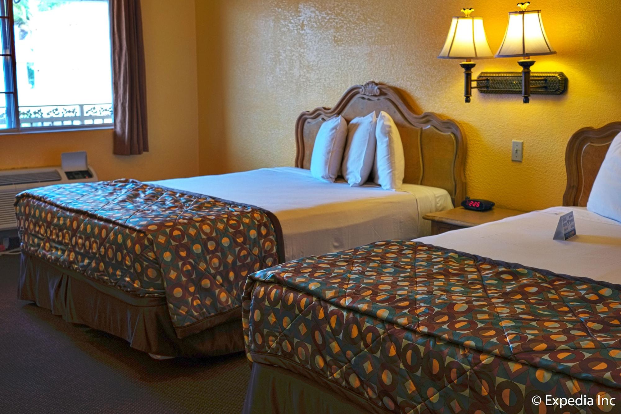 Anaheim Discovery Inn And Suites Exterior photo